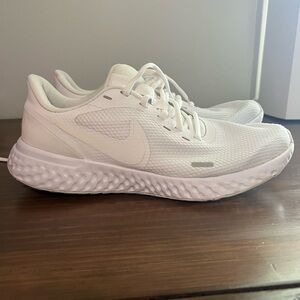 Nike Women’s Revolution 5 White Running Shoes 8.5